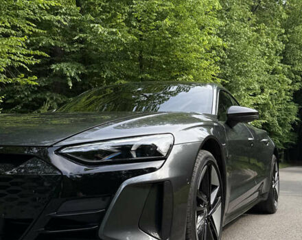 Серый Ауди RS e-tron GT, объемом двигателя 0 л и пробегом 52 тыс. км за 70500 $, фото 2 на Automoto.ua