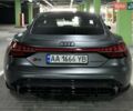Серый Ауди RS e-tron GT, объемом двигателя 0 л и пробегом 51 тыс. км за 71000 $, фото 7 на Automoto.ua
