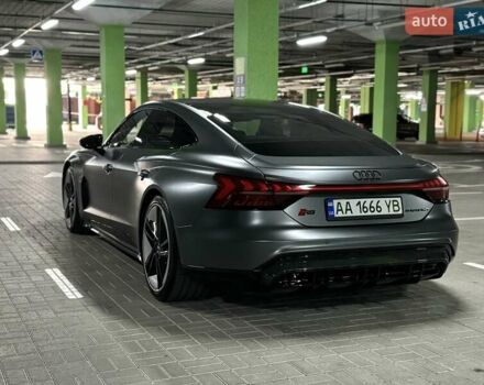 Серый Ауди RS e-tron GT, объемом двигателя 0 л и пробегом 51 тыс. км за 71000 $, фото 6 на Automoto.ua