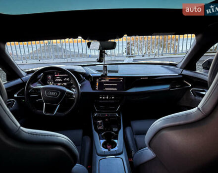 Серый Ауди RS e-tron GT, объемом двигателя 0 л и пробегом 12 тыс. км за 78000 $, фото 18 на Automoto.ua