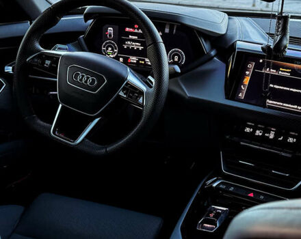 Серый Ауди RS e-tron GT, объемом двигателя 0 л и пробегом 12 тыс. км за 78000 $, фото 20 на Automoto.ua