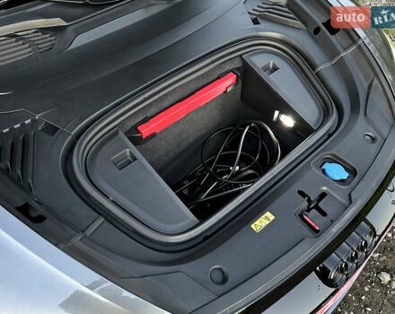 Серый Ауди RS e-tron GT, объемом двигателя 0 л и пробегом 48 тыс. км за 67700 $, фото 22 на Automoto.ua
