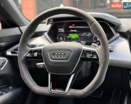 Серый Ауди RS e-tron GT, объемом двигателя 0 л и пробегом 21 тыс. км за 62000 $, фото 27 на Automoto.ua
