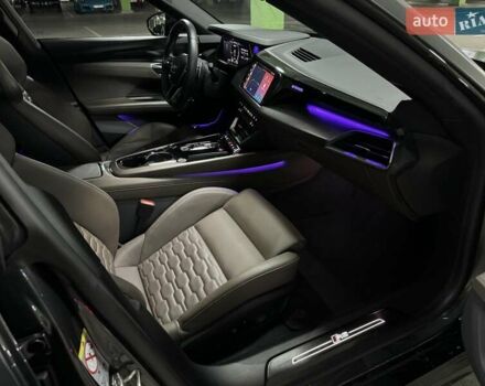 Серый Ауди RS e-tron GT, объемом двигателя 0 л и пробегом 51 тыс. км за 71000 $, фото 19 на Automoto.ua