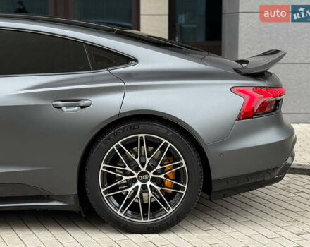 Сірий Ауді RS e-tron GT, об'ємом двигуна 0 л та пробігом 45 тис. км за 56000 $, фото 6 на Automoto.ua