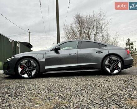 Серый Ауди RS e-tron GT, объемом двигателя 0 л и пробегом 48 тыс. км за 67700 $, фото 12 на Automoto.ua