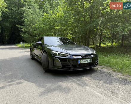 Серый Ауди RS e-tron GT, объемом двигателя 0 л и пробегом 52 тыс. км за 70500 $, фото 16 на Automoto.ua