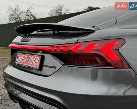 Серый Ауди RS e-tron GT, объемом двигателя 0 л и пробегом 48 тыс. км за 65500 $, фото 16 на Automoto.ua
