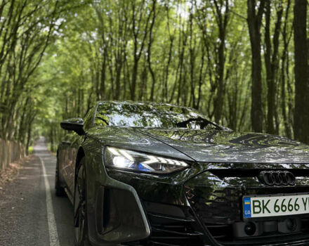 Серый Ауди RS e-tron GT, объемом двигателя 0 л и пробегом 52 тыс. км за 70500 $, фото 14 на Automoto.ua
