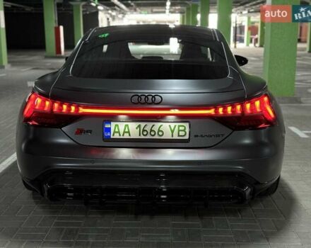 Серый Ауди RS e-tron GT, объемом двигателя 0 л и пробегом 51 тыс. км за 71000 $, фото 5 на Automoto.ua