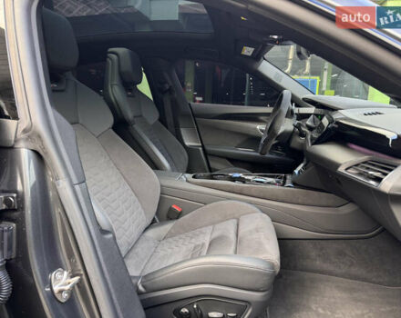 Серый Ауди RS e-tron GT, объемом двигателя 0 л и пробегом 21 тыс. км за 62000 $, фото 43 на Automoto.ua
