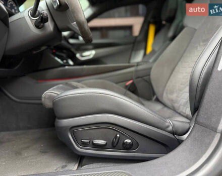 Сірий Ауді RS e-tron GT, об'ємом двигуна 0 л та пробігом 45 тис. км за 56000 $, фото 13 на Automoto.ua