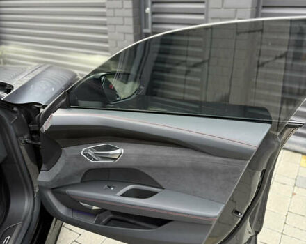 Ауді RS e-tron GT 2021 у Коломые на Automoto.ua Сірий Ауді RS e-tron GT, об'ємом двигуна 0 л та пробігом 58 тис. км за 58000 $, фото 18 на Automoto.ua