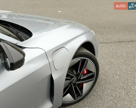 Серый Ауди RS e-tron GT, объемом двигателя 0 л и пробегом 39 тыс. км за 69500 $, фото 12 на Automoto.ua