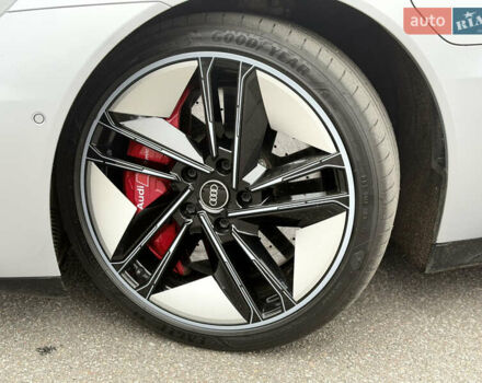 Серый Ауди RS e-tron GT, объемом двигателя 0 л и пробегом 39 тыс. км за 69500 $, фото 15 на Automoto.ua