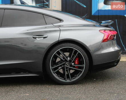 Сірий Ауді RS e-tron GT, об'ємом двигуна 0 л та пробігом 34 тис. км за 73800 $, фото 16 на Automoto.ua