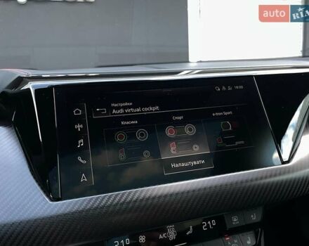 Сірий Ауді RS e-tron GT, об'ємом двигуна 0 л та пробігом 51 тис. км за 71900 $, фото 75 на Automoto.ua