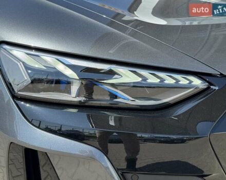 Серый Ауди RS e-tron GT, объемом двигателя 0 л и пробегом 51 тыс. км за 68490 $, фото 11 на Automoto.ua