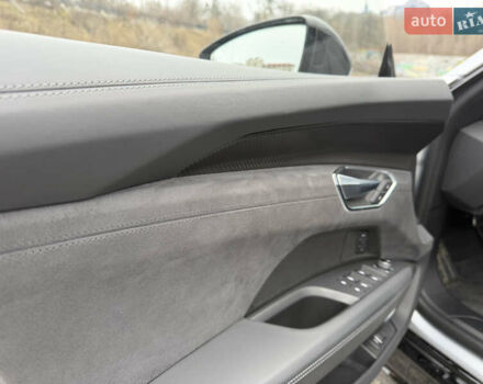 Серый Ауди RS e-tron GT, объемом двигателя 0 л и пробегом 39 тыс. км за 69500 $, фото 27 на Automoto.ua