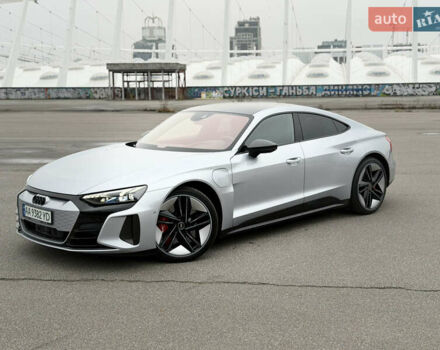 Серый Ауди RS e-tron GT, объемом двигателя 0 л и пробегом 39 тыс. км за 69500 $, фото 1 на Automoto.ua