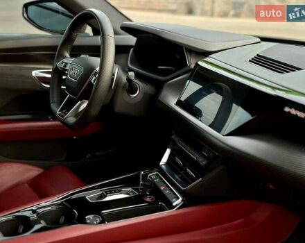 Сірий Ауді RS e-tron GT, об'ємом двигуна 0 л та пробігом 46 тис. км за 69900 $, фото 45 на Automoto.ua