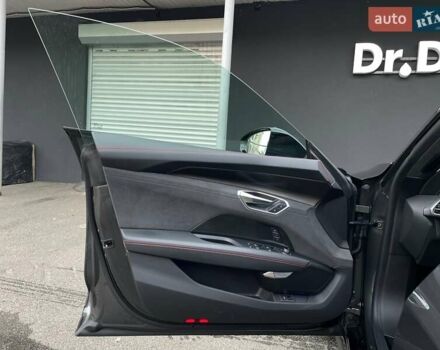 Сірий Ауді RS e-tron GT, об'ємом двигуна 0 л та пробігом 51 тис. км за 71900 $, фото 84 на Automoto.ua