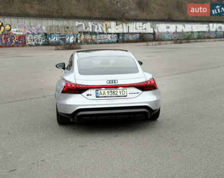 Серый Ауди RS e-tron GT, объемом двигателя 0 л и пробегом 39 тыс. км за 69500 $, фото 6 на Automoto.ua