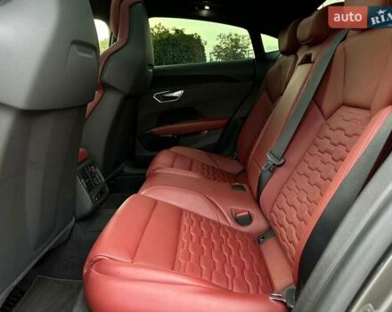 Сірий Ауді RS e-tron GT, об'ємом двигуна 0 л та пробігом 46 тис. км за 69900 $, фото 46 на Automoto.ua