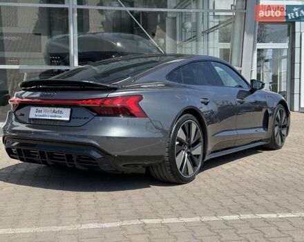 Серый Ауди RS e-tron GT, объемом двигателя 0 л и пробегом 51 тыс. км за 68490 $, фото 6 на Automoto.ua