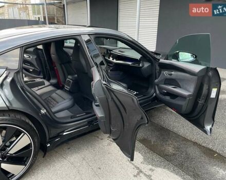 Сірий Ауді RS e-tron GT, об'ємом двигуна 0 л та пробігом 51 тис. км за 71900 $, фото 85 на Automoto.ua