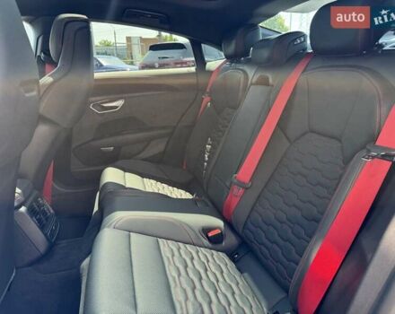 Серый Ауди RS e-tron GT, объемом двигателя 0 л и пробегом 51 тыс. км за 68490 $, фото 30 на Automoto.ua