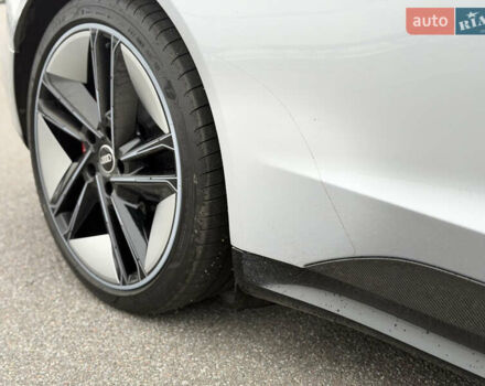 Серый Ауди RS e-tron GT, объемом двигателя 0 л и пробегом 39 тыс. км за 69500 $, фото 13 на Automoto.ua