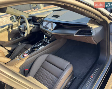 Сірий Ауді RS e-tron GT, об'ємом двигуна 0 л та пробігом 17 тис. км за 65000 $, фото 3 на Automoto.ua