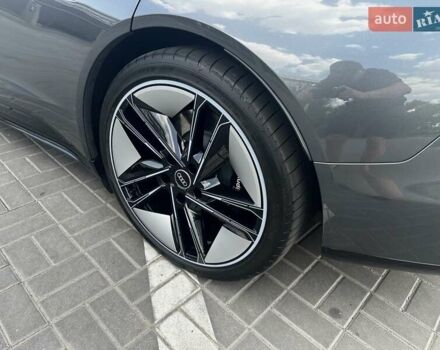 Серый Ауди RS e-tron GT, объемом двигателя 0 л и пробегом 18 тыс. км за 72500 $, фото 1 на Automoto.ua
