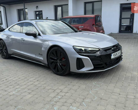 Серый Ауди RS e-tron GT, объемом двигателя 0 л и пробегом 29 тыс. км за 67600 $, фото 2 на Automoto.ua