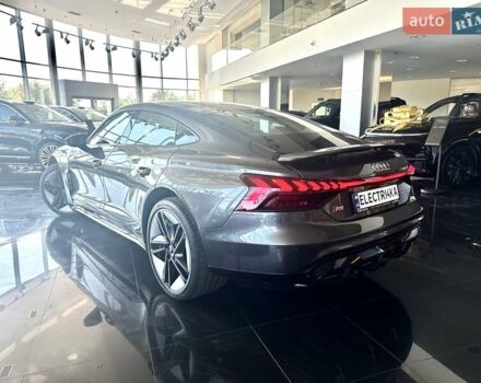 Серый Ауди RS e-tron GT, объемом двигателя 0 л и пробегом 18 тыс. км за 72500 $, фото 18 на Automoto.ua