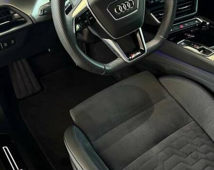 Сірий Ауді RS e-tron GT, об'ємом двигуна 0 л та пробігом 17 тис. км за 72000 $, фото 17 на Automoto.ua