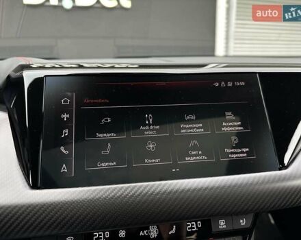 Сірий Ауді RS e-tron GT, об'ємом двигуна 0 л та пробігом 24 тис. км за 79900 $, фото 78 на Automoto.ua