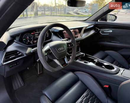 Ауді RS e-tron GT 2023 у Харкові на Automoto.ua Сірий Ауді RS e-tron GT, об'ємом двигуна 0 л та пробігом 11 тис. км за 98000 $, фото 19 на Automoto.ua