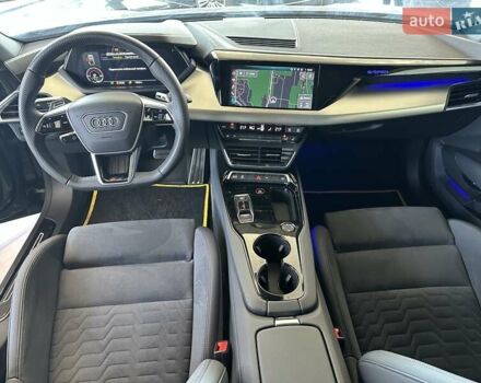 Серый Ауди RS e-tron GT, объемом двигателя 0 л и пробегом 18 тыс. км за 72500 $, фото 33 на Automoto.ua