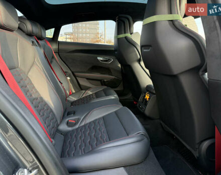 Ауді RS e-tron GT 2023 у Харкові на Automoto.ua Сірий Ауді RS e-tron GT, об'ємом двигуна 0 л та пробігом 11 тис. км за 98000 $, фото 31 на Automoto.ua