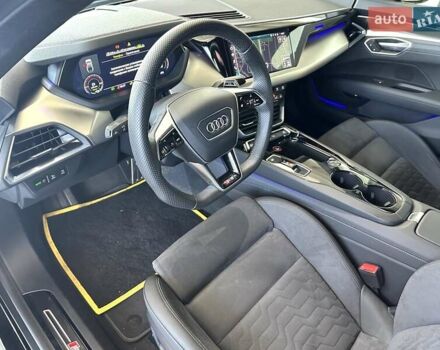 Сірий Ауді RS e-tron GT, об'ємом двигуна 0 л та пробігом 18 тис. км за 72900 $, фото 26 на Automoto.ua