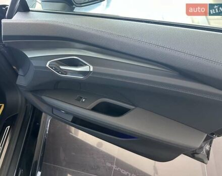Сірий Ауді RS e-tron GT, об'ємом двигуна 0 л та пробігом 18 тис. км за 72900 $, фото 23 на Automoto.ua