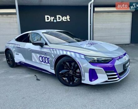 Сірий Ауді RS e-tron GT, об'ємом двигуна 0 л та пробігом 1 тис. км за 109900 $, фото 17 на Automoto.ua