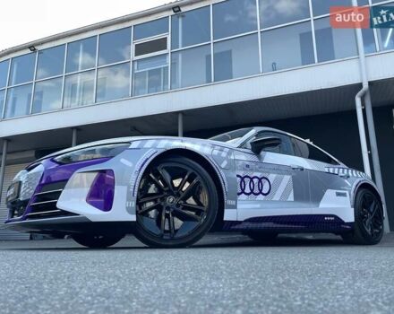 Сірий Ауді RS e-tron GT, об'ємом двигуна 0 л та пробігом 1 тис. км за 109900 $, фото 8 на Automoto.ua