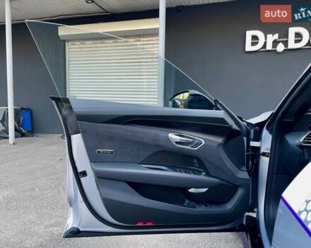 Сірий Ауді RS e-tron GT, об'ємом двигуна 0 л та пробігом 1 тис. км за 109900 $, фото 45 на Automoto.ua