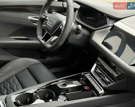 Серый Ауди RS e-tron GT, объемом двигателя 0 л и пробегом 7 тыс. км за 78000 $, фото 25 на Automoto.ua