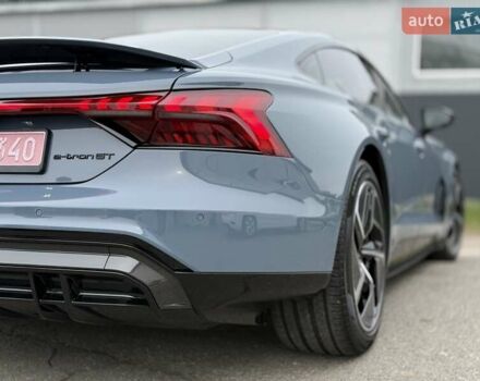 Серый Ауди RS e-tron GT, объемом двигателя 0 л и пробегом 7 тыс. км за 78000 $, фото 1 на Automoto.ua