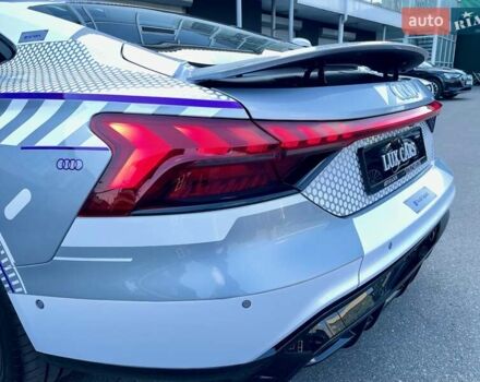 Сірий Ауді RS e-tron GT, об'ємом двигуна 0 л та пробігом 1 тис. км за 109900 $, фото 35 на Automoto.ua