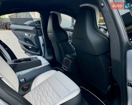 Сірий Ауді RS e-tron GT, об'ємом двигуна 0 л та пробігом 1 тис. км за 109900 $, фото 74 на Automoto.ua